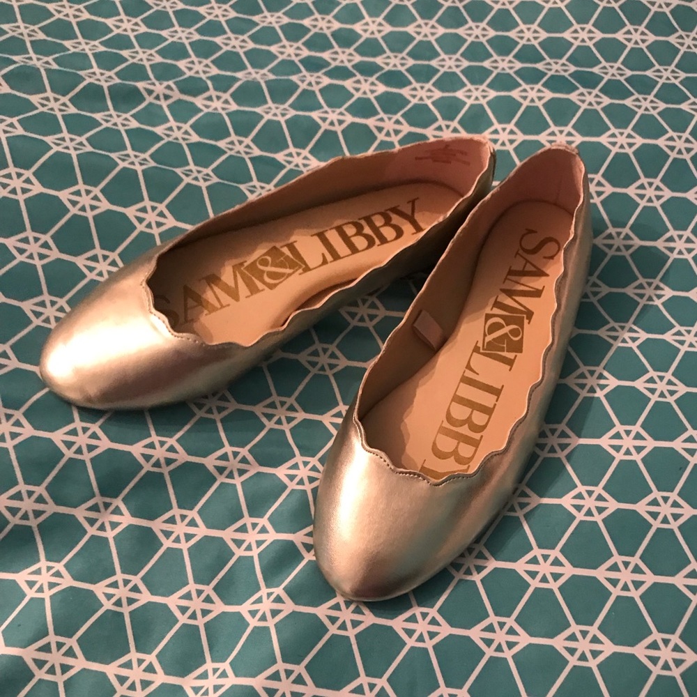 Scalloped gold flats